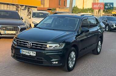 Внедорожник / Кроссовер Volkswagen Tiguan 2017 в Одессе