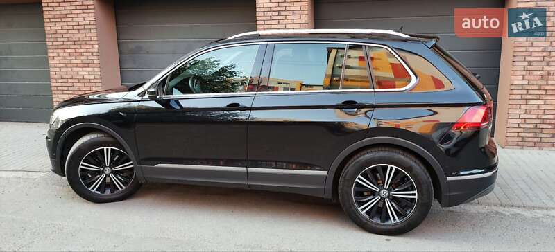 Внедорожник / Кроссовер Volkswagen Tiguan 2017 в Ровно