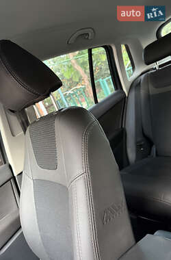 Внедорожник / Кроссовер Volkswagen Tiguan 2015 в 