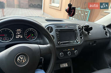 Внедорожник / Кроссовер Volkswagen Tiguan 2015 в 