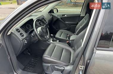 Внедорожник / Кроссовер Volkswagen Tiguan 2016 в Луцке