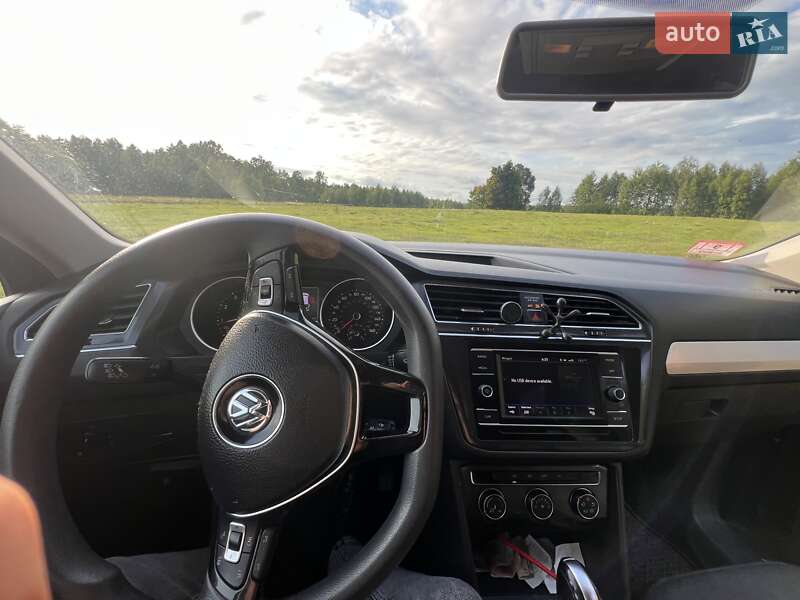 Внедорожник / Кроссовер Volkswagen Tiguan 2018 в Сарнах