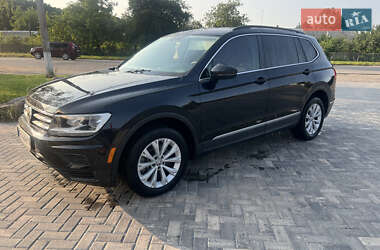 Внедорожник / Кроссовер Volkswagen Tiguan 2017 в Немирове