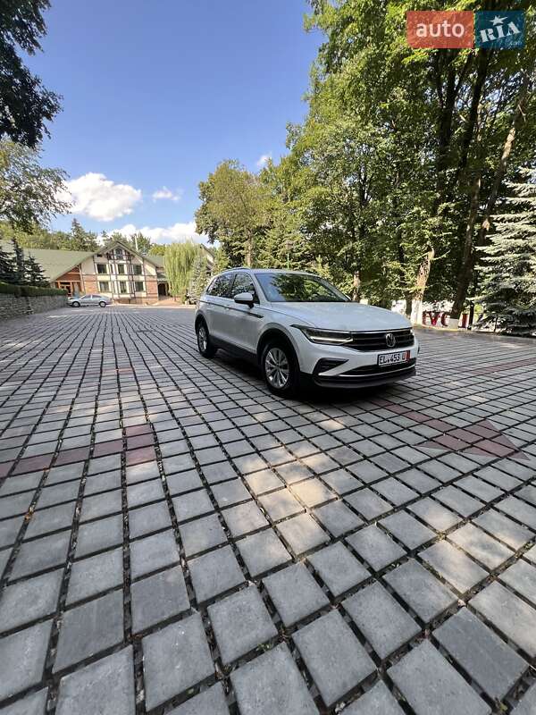 Внедорожник / Кроссовер Volkswagen Tiguan 2021 в Тернополе