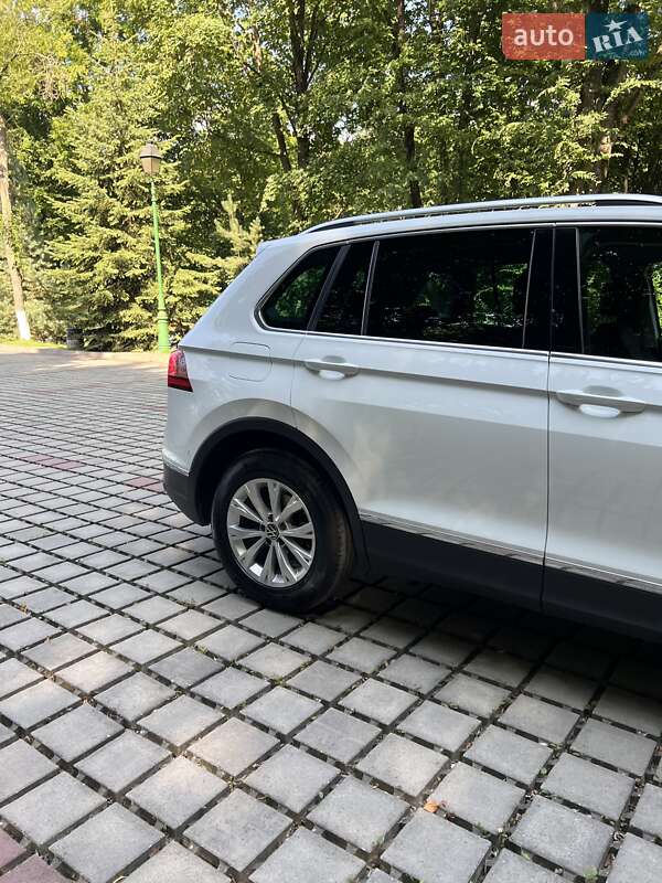 Внедорожник / Кроссовер Volkswagen Tiguan 2021 в Тернополе