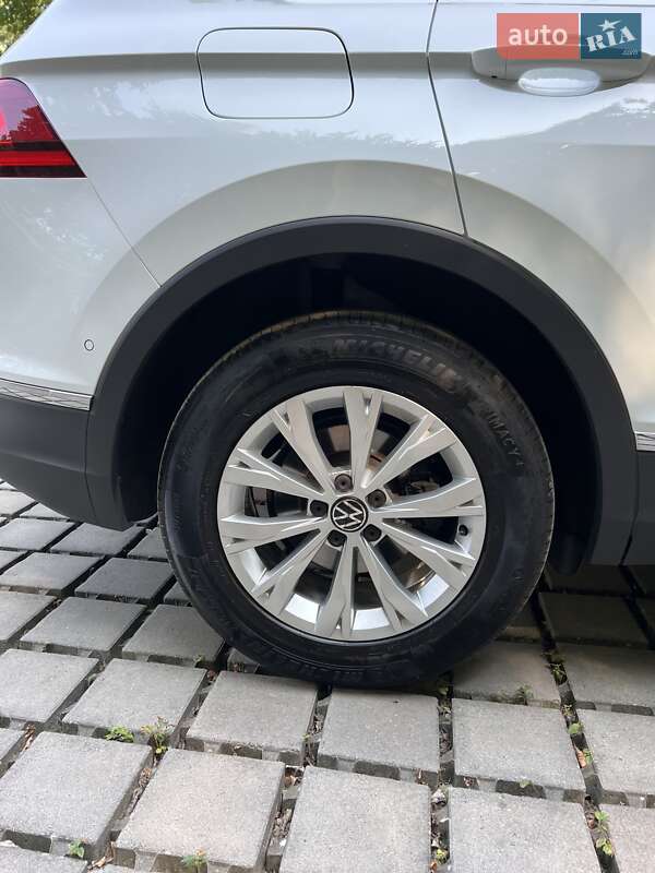 Внедорожник / Кроссовер Volkswagen Tiguan 2021 в Тернополе