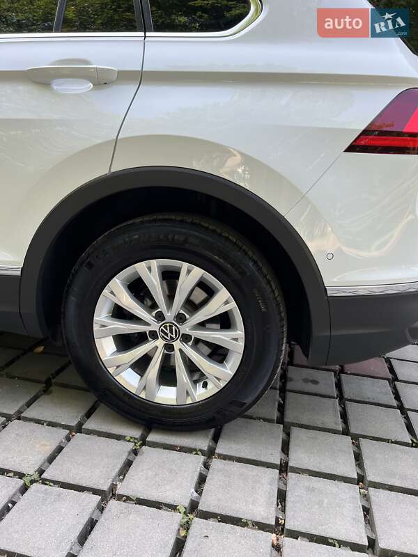 Внедорожник / Кроссовер Volkswagen Tiguan 2021 в Тернополе