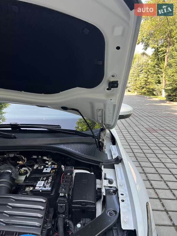 Внедорожник / Кроссовер Volkswagen Tiguan 2021 в Тернополе