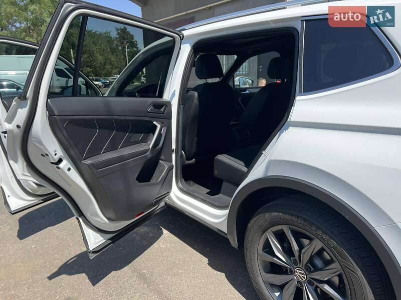 Внедорожник / Кроссовер Volkswagen Tiguan 2022 в Одессе фото 3 Внедорожник / Кроссовер Volkswagen Tiguan 2022 в Одессе