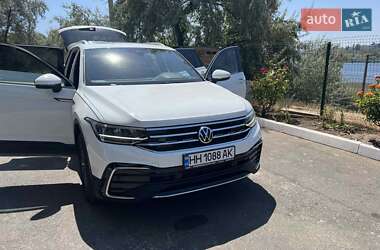 Позашляховик / Кросовер Volkswagen Tiguan 2022 в Одесі