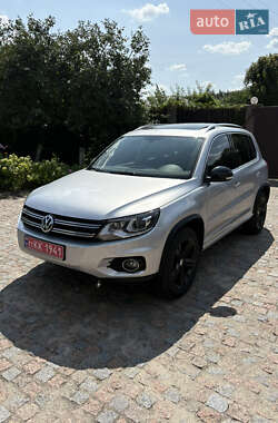 Внедорожник / Кроссовер Volkswagen Tiguan 2016 в Буче