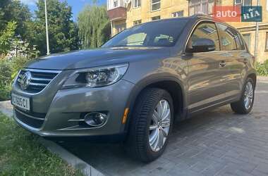 Внедорожник / Кроссовер Volkswagen Tiguan 2010 в Луцке