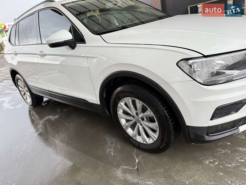 Внедорожник / Кроссовер Volkswagen Tiguan 2019 в Львове