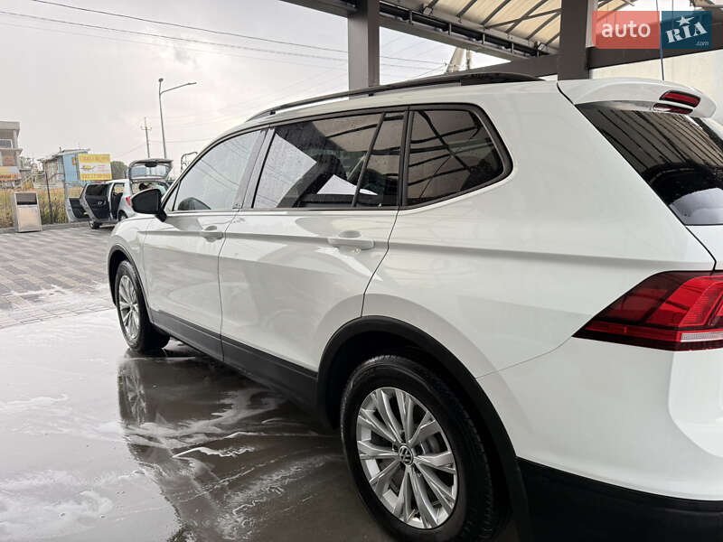 Внедорожник / Кроссовер Volkswagen Tiguan 2019 в Львове