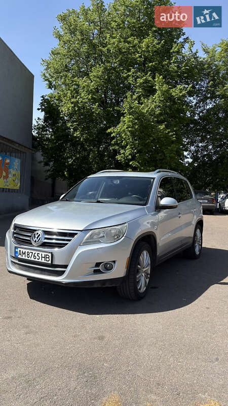 Внедорожник / Кроссовер Volkswagen Tiguan 2010 в Киеве