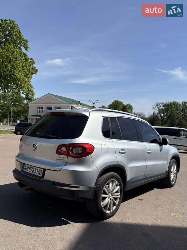 Внедорожник / Кроссовер Volkswagen Tiguan 2010 в Киеве