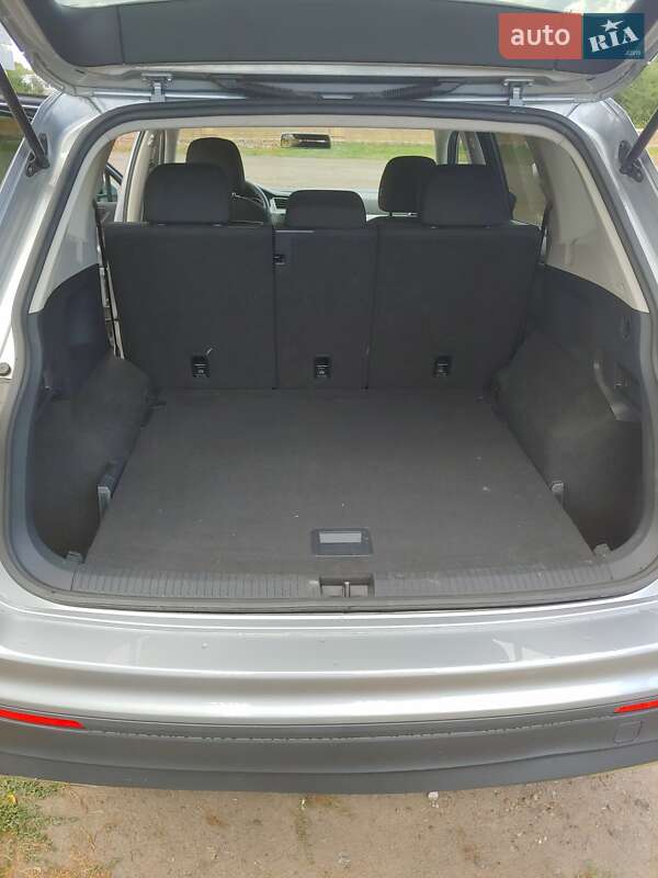 Внедорожник / Кроссовер Volkswagen Tiguan 2019 в Конотопе