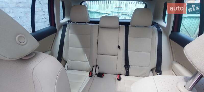 Внедорожник / Кроссовер Volkswagen Tiguan 2015 в Кривом Роге