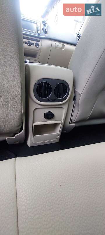 Внедорожник / Кроссовер Volkswagen Tiguan 2015 в Кривом Роге