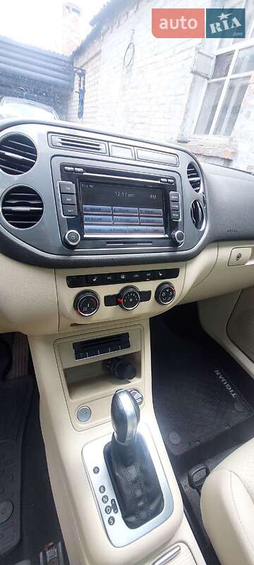 Внедорожник / Кроссовер Volkswagen Tiguan 2015 в Кривом Роге