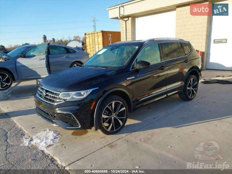 Внедорожник / Кроссовер Volkswagen Tiguan 2022 в Ровно