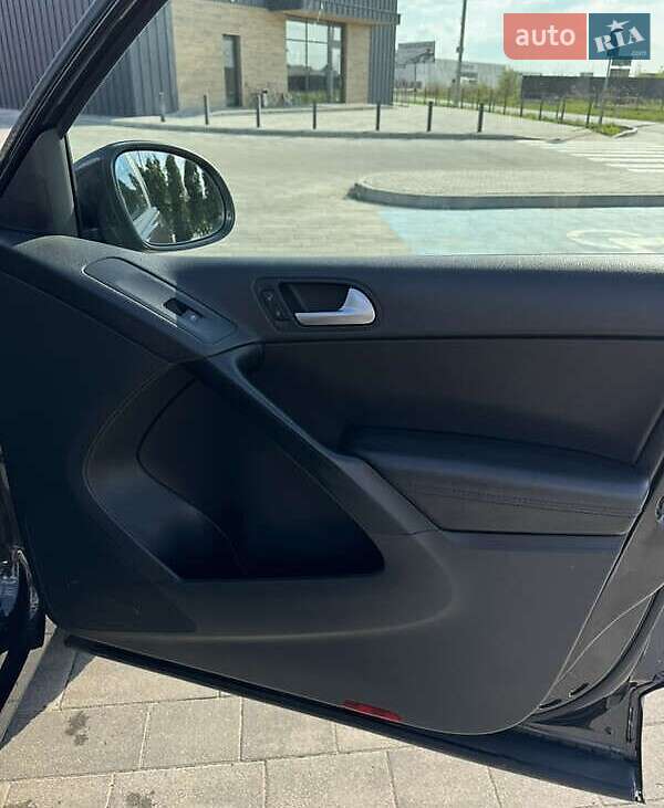 Внедорожник / Кроссовер Volkswagen Tiguan 2016 в Луцке