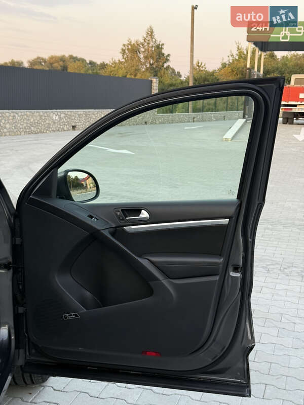 Внедорожник / Кроссовер Volkswagen Tiguan 2015 в Тернополе