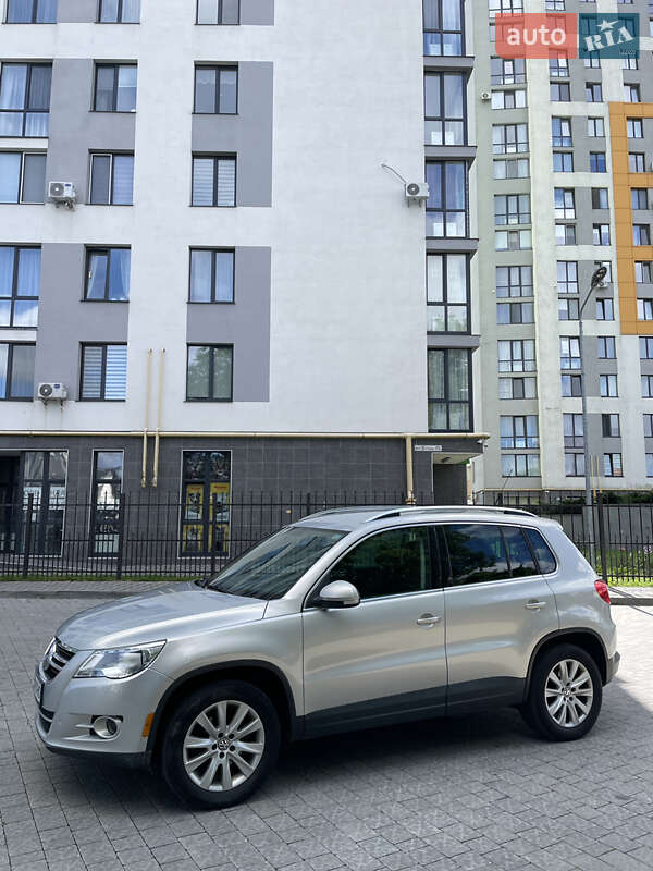 Внедорожник / Кроссовер Volkswagen Tiguan 2009 в Запорожье
