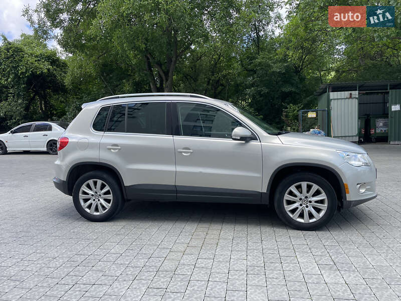 Внедорожник / Кроссовер Volkswagen Tiguan 2009 в Запорожье
