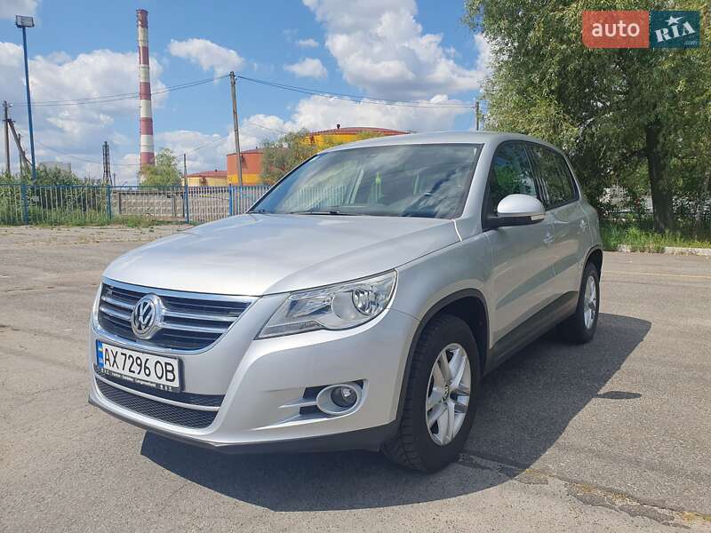 Внедорожник / Кроссовер Volkswagen Tiguan 2009 в Харькове