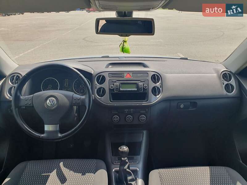 Внедорожник / Кроссовер Volkswagen Tiguan 2009 в Харькове