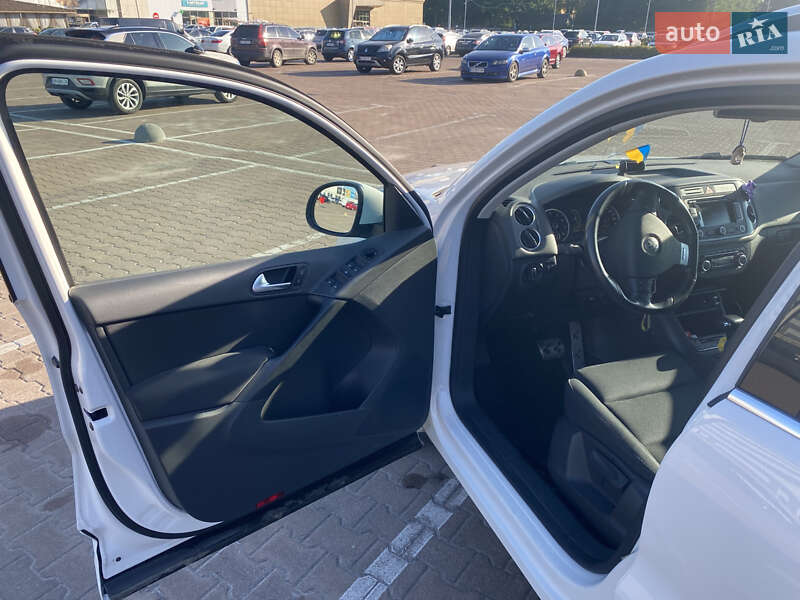 Внедорожник / Кроссовер Volkswagen Tiguan 2009 в Житомире