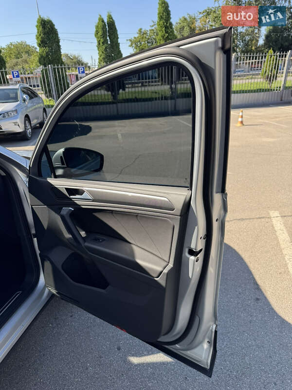 Внедорожник / Кроссовер Volkswagen Tiguan 2022 в Киеве