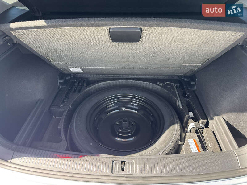 Внедорожник / Кроссовер Volkswagen Tiguan 2022 в Киеве