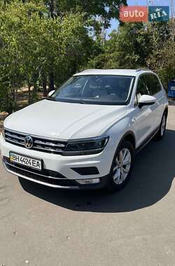 Внедорожник / Кроссовер Volkswagen Tiguan 2017 в Одессе