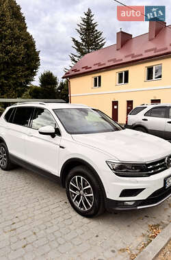 Внедорожник / Кроссовер Volkswagen Tiguan 2019 в Львове