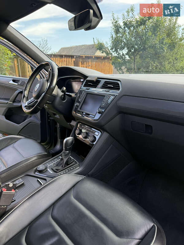 Внедорожник / Кроссовер Volkswagen Tiguan 2016 в Ратным