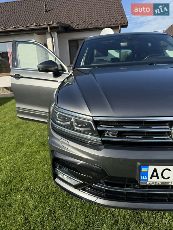 Внедорожник / Кроссовер Volkswagen Tiguan 2016 в Ратным