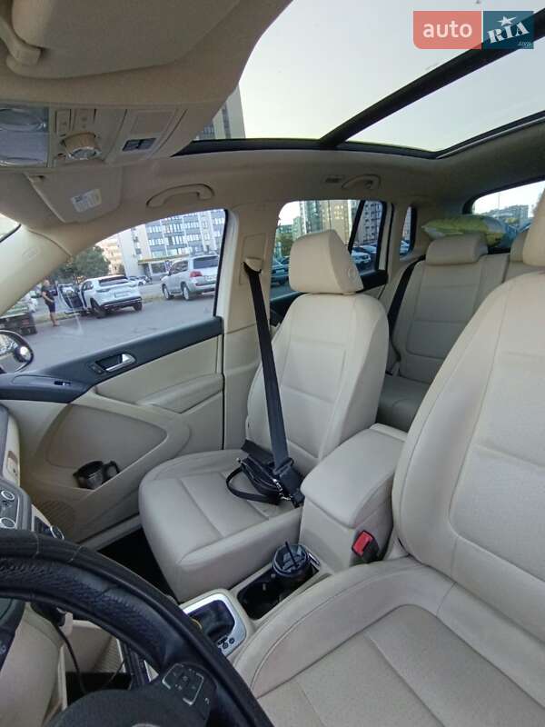 Внедорожник / Кроссовер Volkswagen Tiguan 2011 в Черкассах