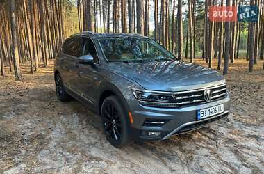 Внедорожник / Кроссовер Volkswagen Tiguan 2017 в Новых Санжарах