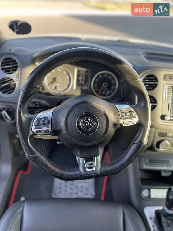 Внедорожник / Кроссовер Volkswagen Tiguan 2016 в Днепре