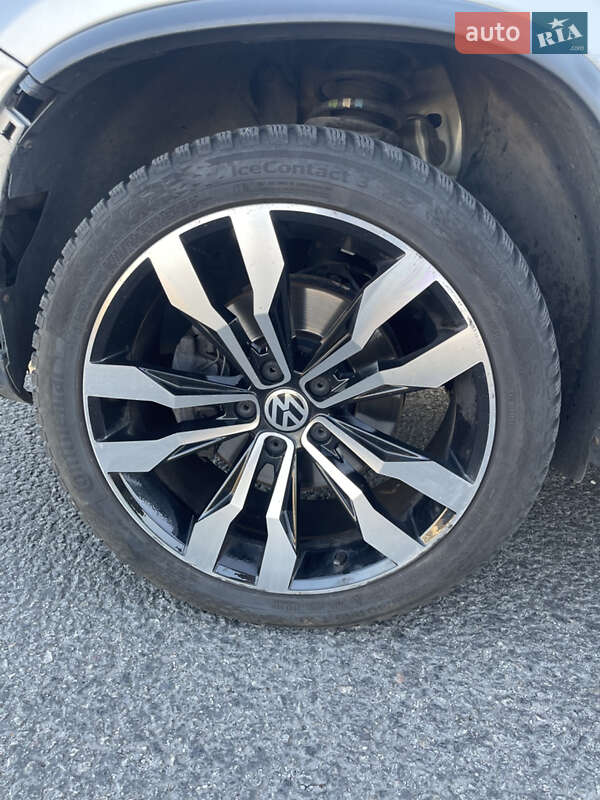 Внедорожник / Кроссовер Volkswagen Tiguan 2016 в Днепре