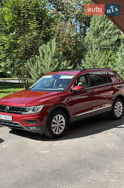 Позашляховик / Кросовер Volkswagen Tiguan 2017 в Хмельницькому