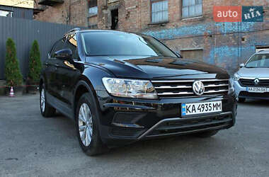 Внедорожник / Кроссовер Volkswagen Tiguan 2019 в Львове