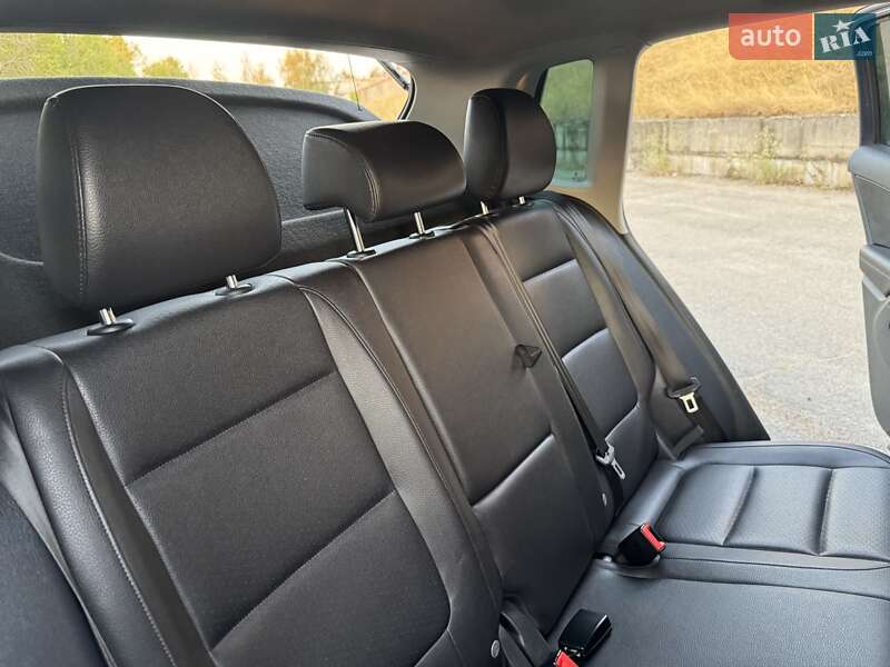 Внедорожник / Кроссовер Volkswagen Tiguan 2011 в Запорожье