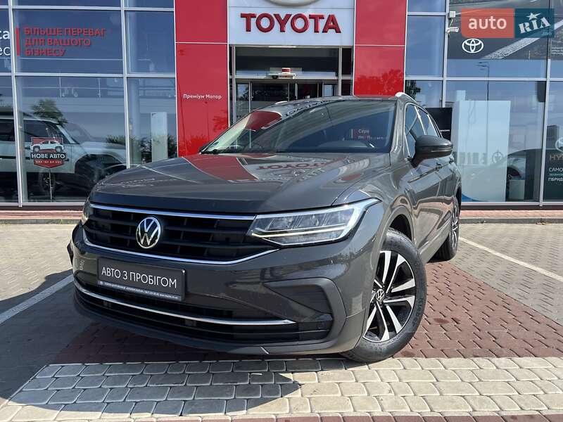 Внедорожник / Кроссовер Volkswagen Tiguan 2021 в 
