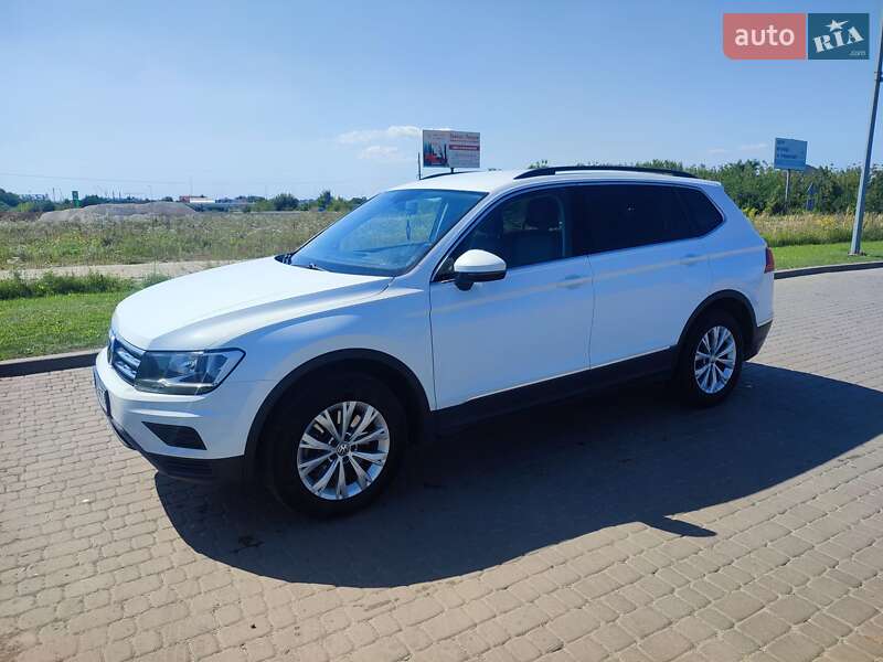 Внедорожник / Кроссовер Volkswagen Tiguan 2018 в Городке