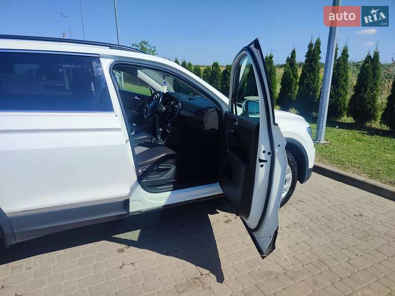 Внедорожник / Кроссовер Volkswagen Tiguan 2018 в Городке