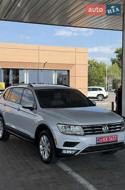 Позашляховик / Кросовер Volkswagen Tiguan 2017 в Дніпрі