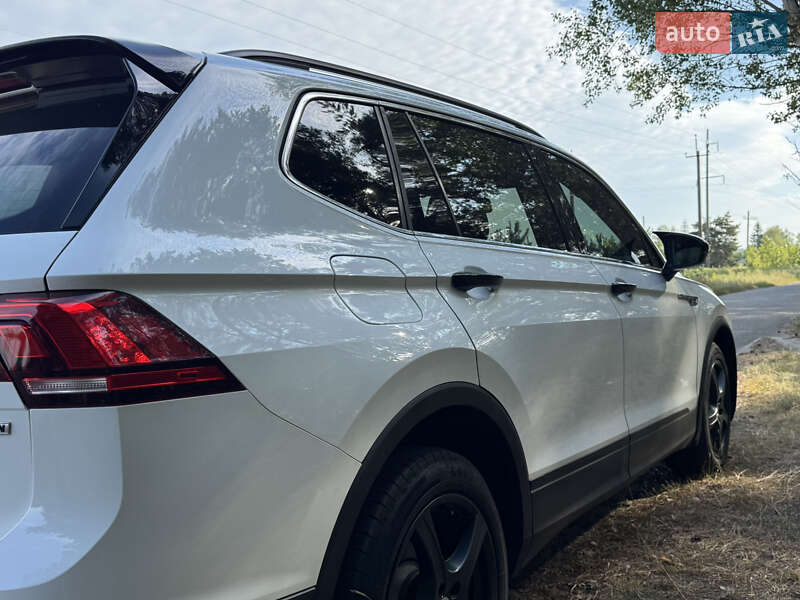 Внедорожник / Кроссовер Volkswagen Tiguan 2018 в Полтаве